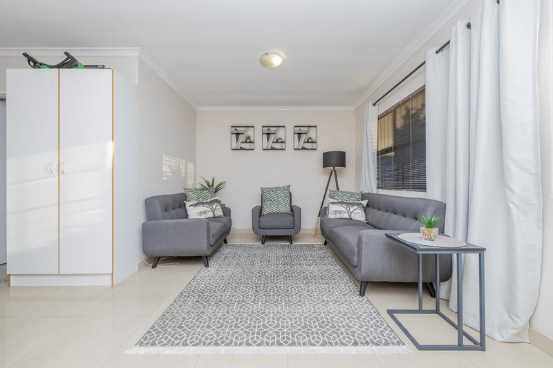 To Let 2 Bedroom Property for Rent in Protea Heights Western Cape